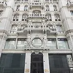 Palace מלון דירות 4*