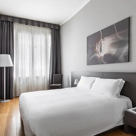 Palace Aparthotel 4*