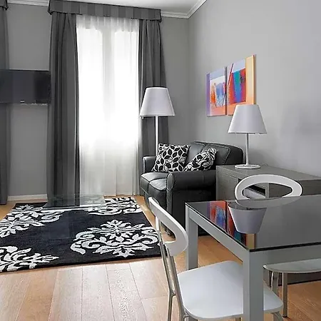 מלון דירות Palace 4*