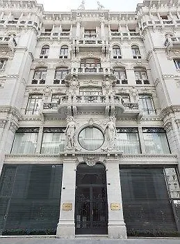 Palace מלון דירות 4*