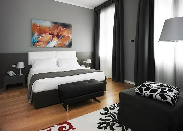 Palace Aparthotel 4*