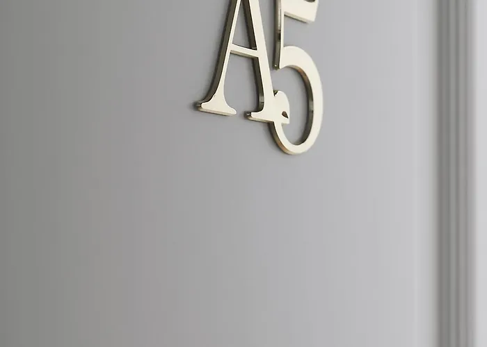 Palace Aparthotel 4*